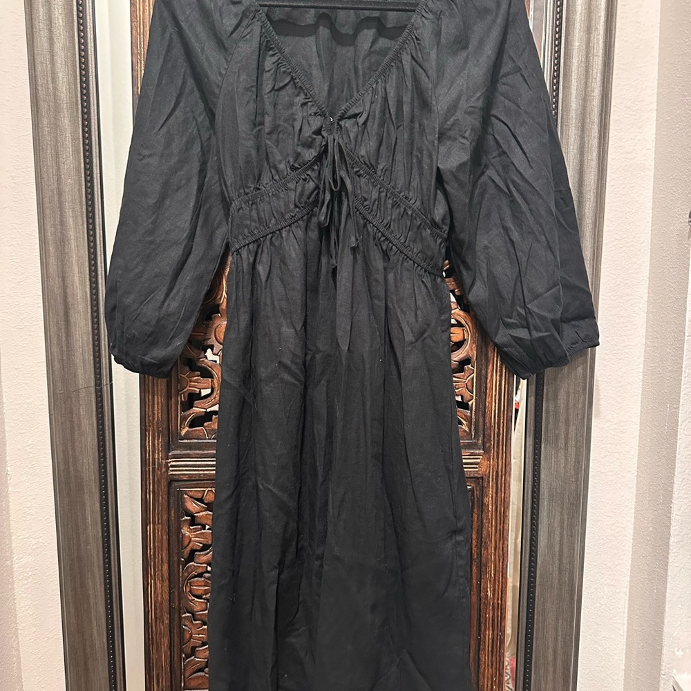Universal Thread Black Midi Dress